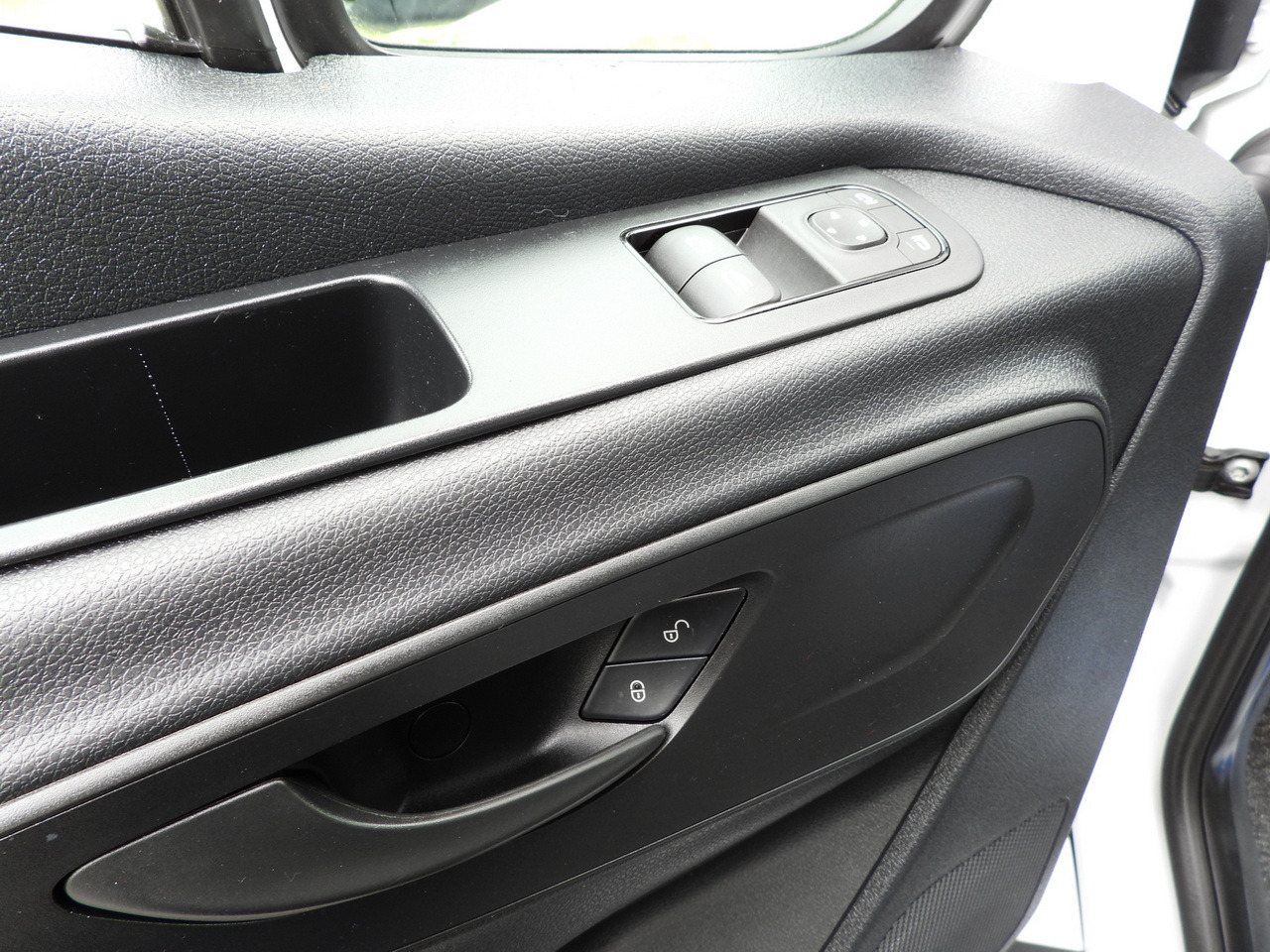 MERCEDES SPRINTER 519  TARPAULIN 8 PALLETS WEBASTO CRUISE CONTROL TWIN WHEELS AIR CONDITIONING  190HP en crédit-bail MERCEDES SPRINTER 519  TARPAULIN 8 PALLETS WEBASTO CRUISE CONTROL TWIN WHEELS AIR CONDITIONING  190HP: photos 29