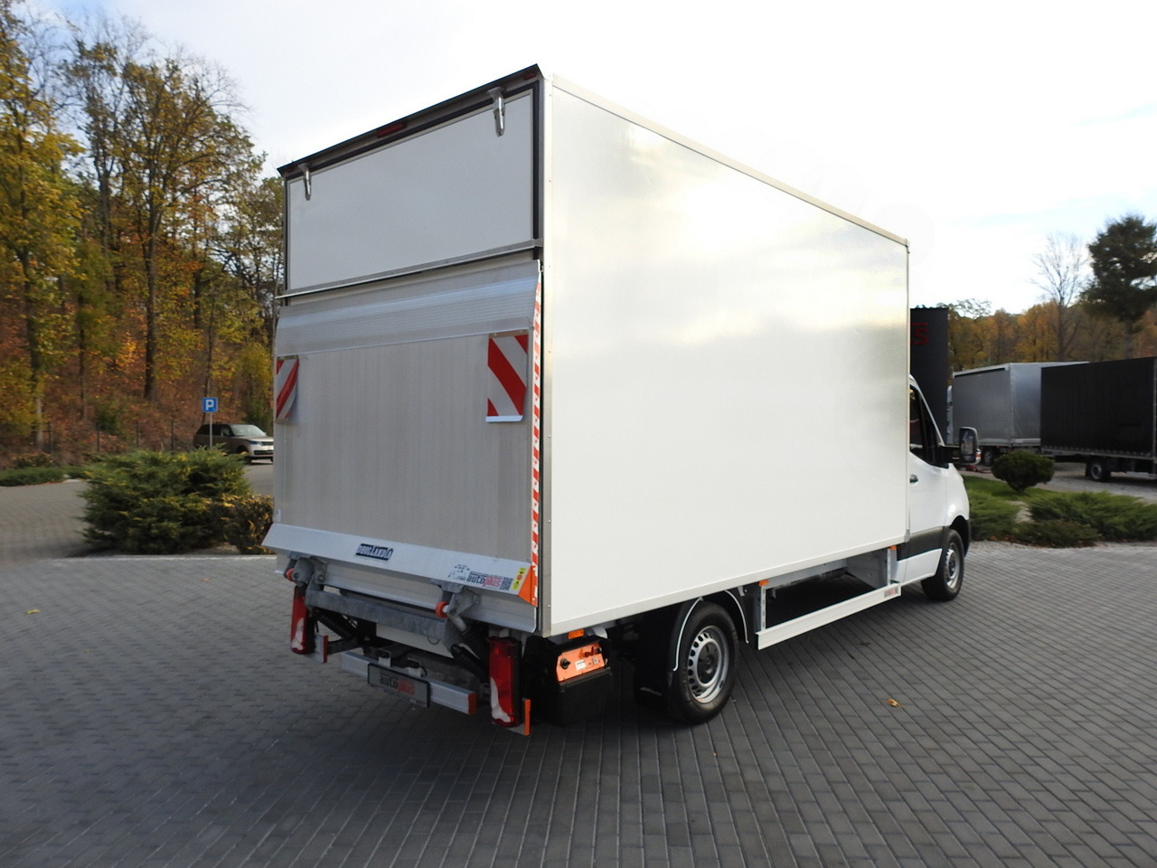 MERCEDES SPRINTER BOX LIFT 8 PALLETS AIR CONDITIONING  150HP - Utilitaire frigorifique: photos 3 MERCEDES SPRINTER BOX LIFT 8 PALLETS AIR CONDITIONING  150HP - Utilitaire frigorifique: photos 3