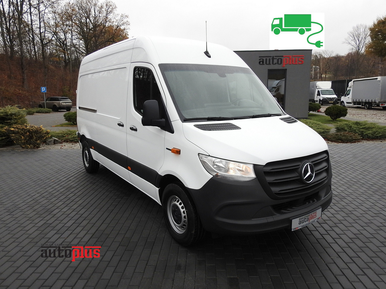 MERCEDES eSprinter NEW ELECTRIC VAN AUTOMATIC TRANSMISSION GUARANTEE 95HP - Fourgon utilitaire, Utilitaire électrique: photos 1 MERCEDES eSprinter NEW ELECTRIC VAN AUTOMATIC TRANSMISSION GUARANTEE 95HP - Fourgon utilitaire, Utilitaire électrique: photos 1