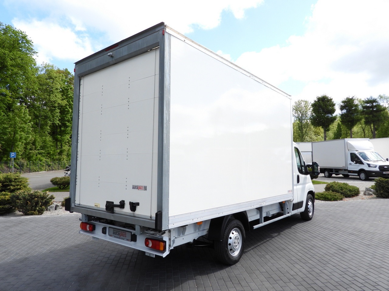 PEUGEOT BOXER BOX 8 PALLETS CRUISE CONTROL AIR CONDITIONING 130HP - Fourgon grand volume: photos 3 PEUGEOT BOXER BOX 8 PALLETS CRUISE CONTROL AIR CONDITIONING 130HP - Fourgon grand volume: photos 3