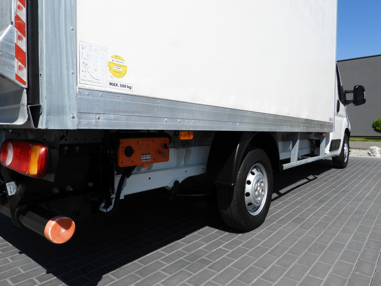 Fourgon grand volume PEUGEOT BOXER BOX LIFT 8 PALLETS CRUISE CONTROL AIR CONDITIONING  130HP: photos 17