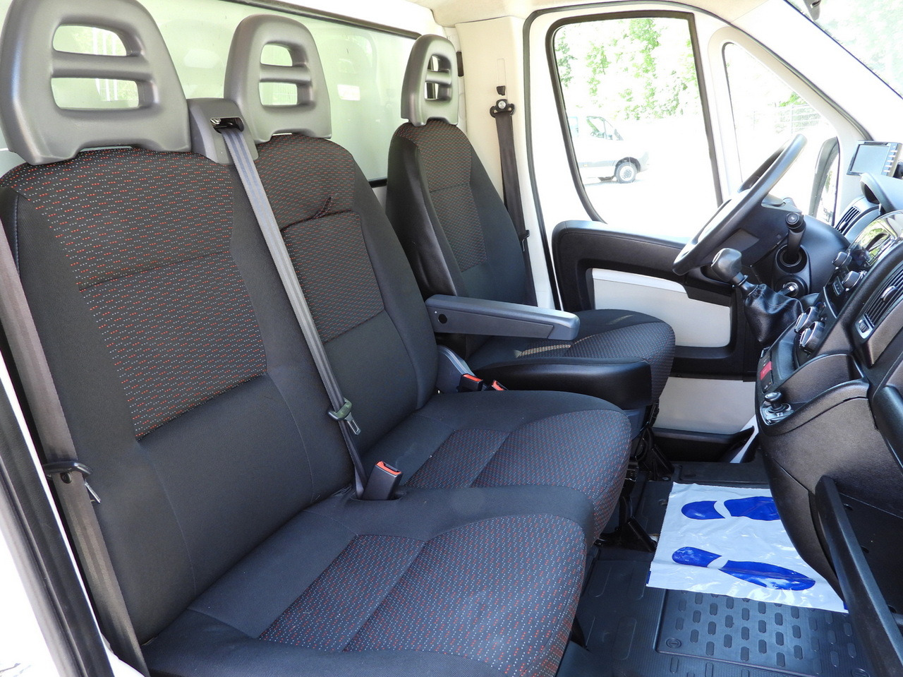 Fourgon grand volume PEUGEOT BOXER BOX LIFT 8 PALLETS CRUISE CONTROL AIR CONDITIONING  130HP: photos 38