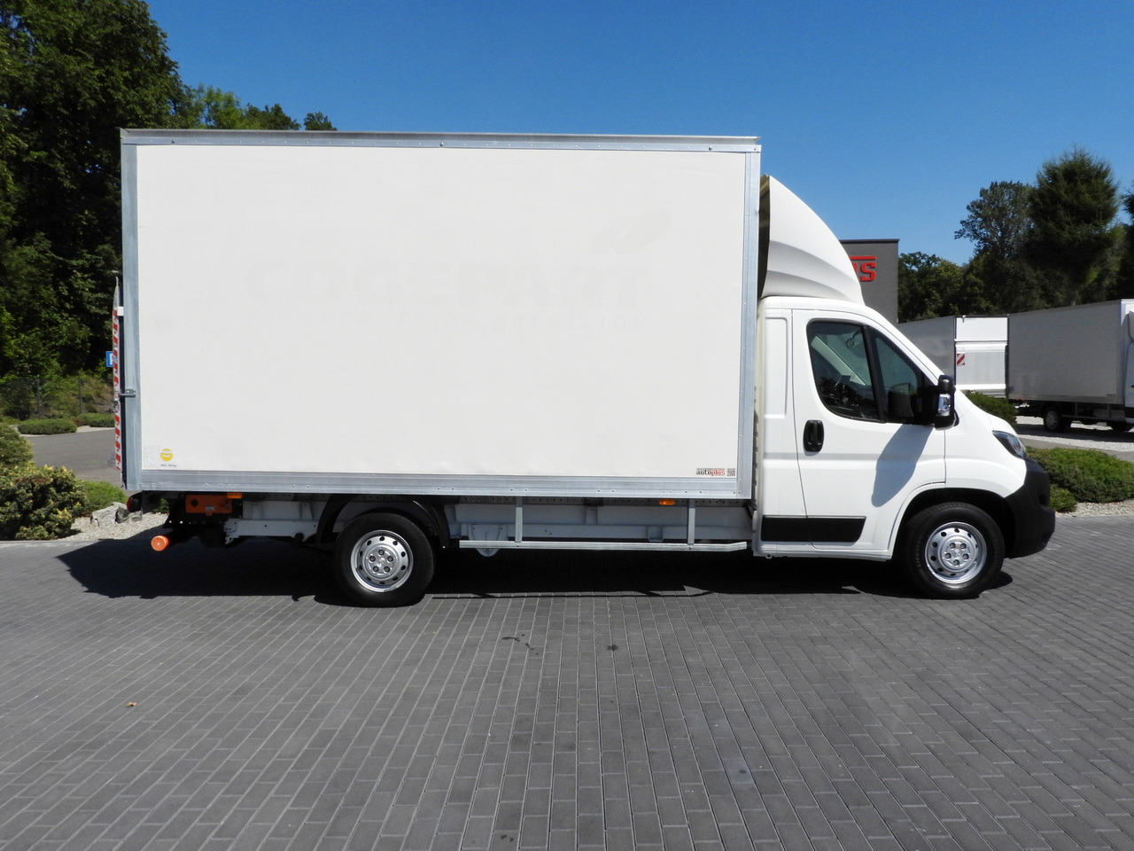 Fourgon grand volume PEUGEOT BOXER BOX LIFT 8 PALLETS CRUISE CONTROL AIR CONDITIONING  130HP: photos 7