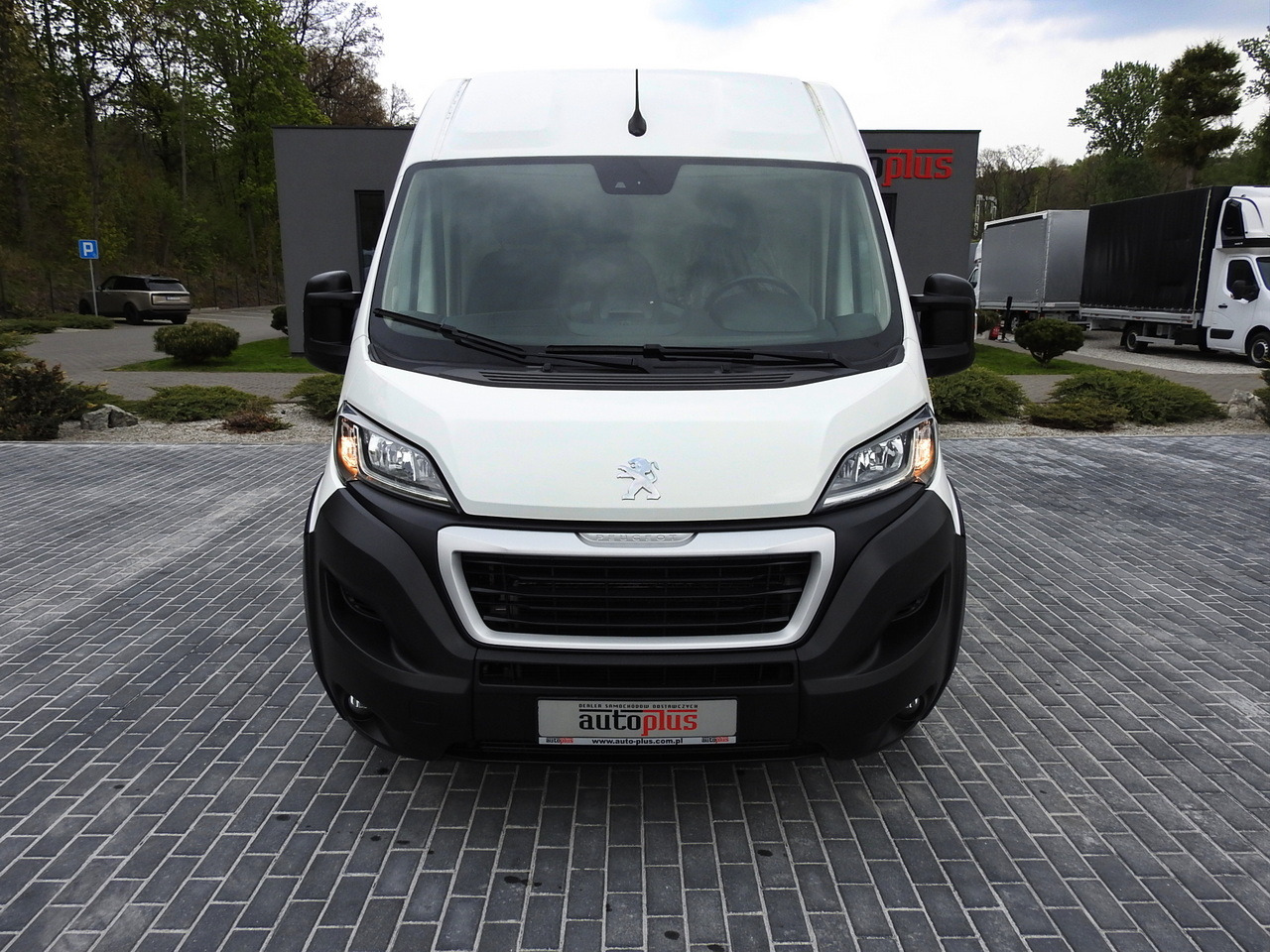 PEUGEOT BOXER REFRIGERATOR VAN 0*C CRUISE CONTROL NAVIGATION AIR CONDITIONING 135HP - Utilitaire frigorifique: photos 5 PEUGEOT BOXER REFRIGERATOR VAN 0*C CRUISE CONTROL NAVIGATION AIR CONDITIONING 135HP - Utilitaire frigorifique: photos 5