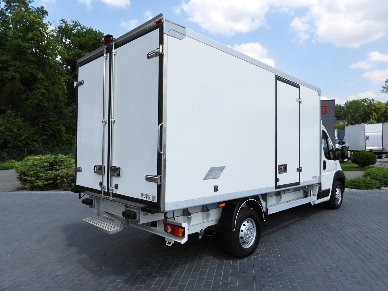 PEUGEOT BOXER REGRIGERATOR BOX 0*C 8 PALLETS CRUISE CONTROL LED LIGHTS AIR CONDITIONING 165HP - Utilitaire frigorifique: photos 3 PEUGEOT BOXER REGRIGERATOR BOX 0*C 8 PALLETS CRUISE CONTROL LED LIGHTS AIR CONDITIONING 165HP - Utilitaire frigorifique: photos 3