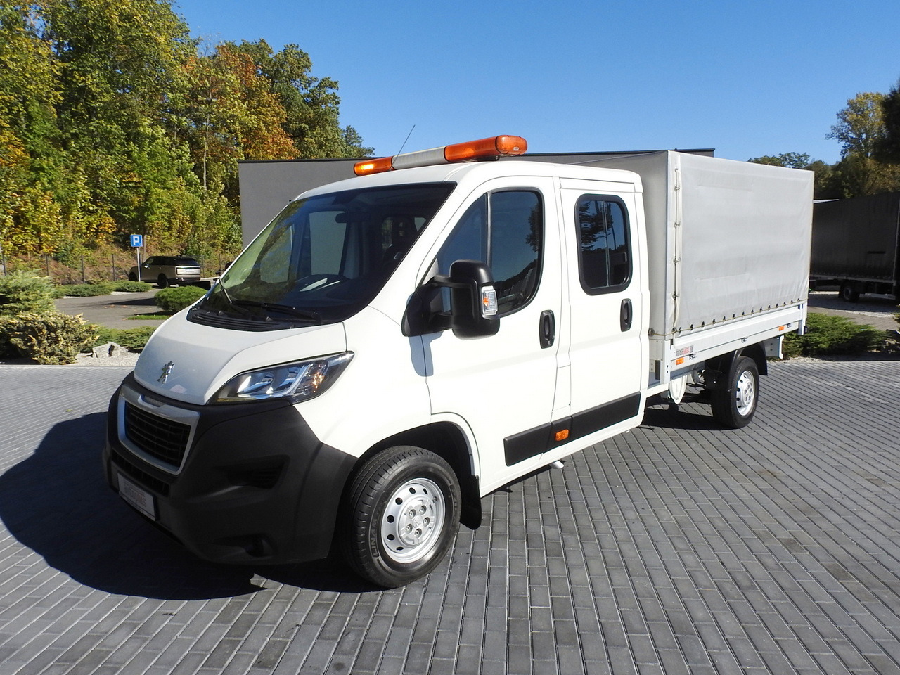 Utilitaire double cabine PEUGEOT BOXER STAKE BODY DOUBLE CABIN DOKA 7 SEATS AIR CONDITIONING  140HP: photos 18