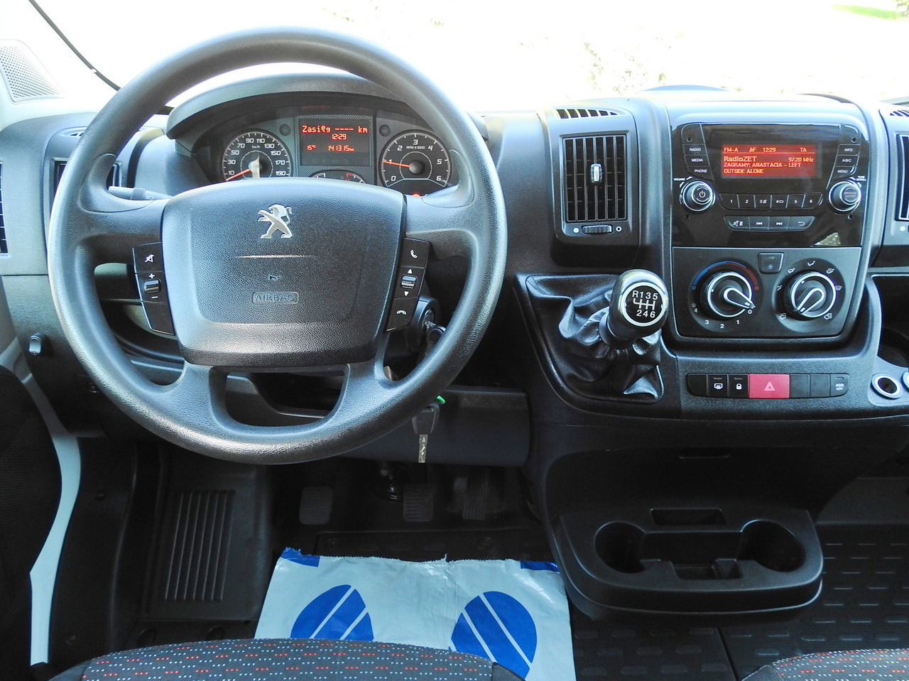 Utilitaire double cabine PEUGEOT BOXER STAKE BODY DOUBLE CABIN DOKA 7 SEATS AIR CONDITIONING  140HP: photos 30