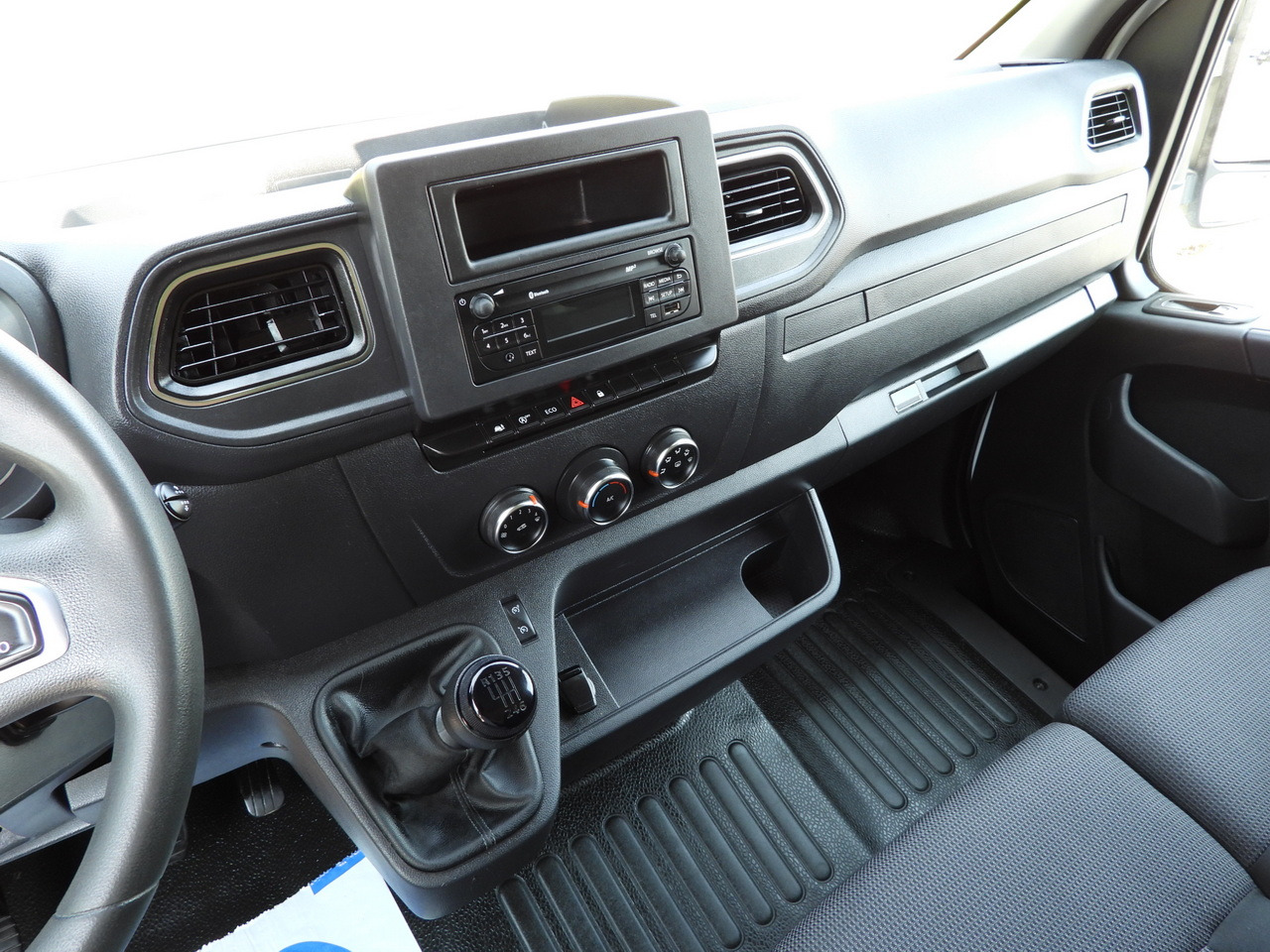 RENAULT MASTER  BOX LIFT 8 PALLETS CRUISE CONTROL LED LIGHTS AIR CONDITIONING  165HP en crédit-bail RENAULT MASTER  BOX LIFT 8 PALLETS CRUISE CONTROL LED LIGHTS AIR CONDITIONING  165HP: photos 32 RENAULT MASTER  BOX LIFT 8 PALLETS CRUISE CONTROL LED LIGHTS AIR CONDITIONING  165HP en crédit-bail RENAULT MASTER  BOX LIFT 8 PALLETS CRUISE CONTROL LED LIGHTS AIR CONDITIONING  165HP: photos 32