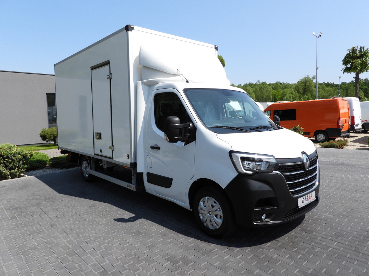 RENAULT MASTER BOX LIFT 8 PALLETS CRUISE CONTROL LED LIGHTS AIR CONDITIONING 165HP - Utilitaire frigorifique: photos 4 RENAULT MASTER BOX LIFT 8 PALLETS CRUISE CONTROL LED LIGHTS AIR CONDITIONING 165HP - Utilitaire frigorifique: photos 4
