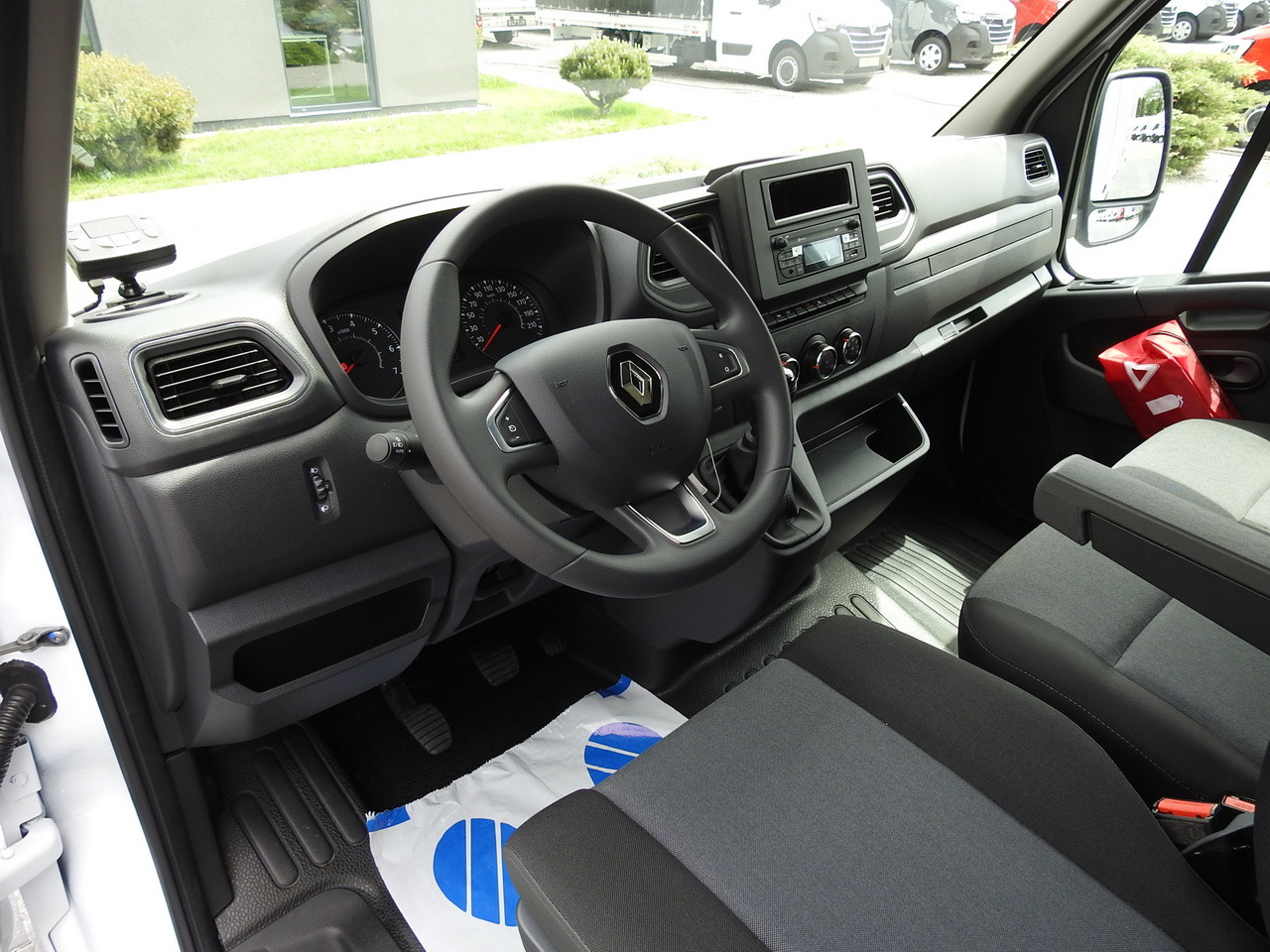 RENAULT MASTER NEW REGRIGERATOR BOX -10*C 8 PALLETS CRUISE CONTROL AIR CONDITIONING LED LIGHTS GUARANTEE 165HP - Utilitaire frigorifique: photos 2 RENAULT MASTER NEW REGRIGERATOR BOX -10*C 8 PALLETS CRUISE CONTROL AIR CONDITIONING LED LIGHTS GUARANTEE 165HP - Utilitaire frigorifique: photos 2