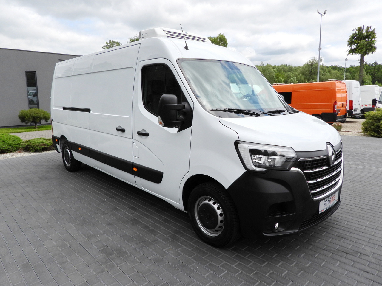 RENAULT MASTER REFRIGERATOR VAN -5*C CRUISE CONTROL NAVIGATION LED LIGHTS AIR CONDITIONING 135HP - Utilitaire frigorifique: photos 4 RENAULT MASTER REFRIGERATOR VAN -5*C CRUISE CONTROL NAVIGATION LED LIGHTS AIR CONDITIONING 135HP - Utilitaire frigorifique: photos 4