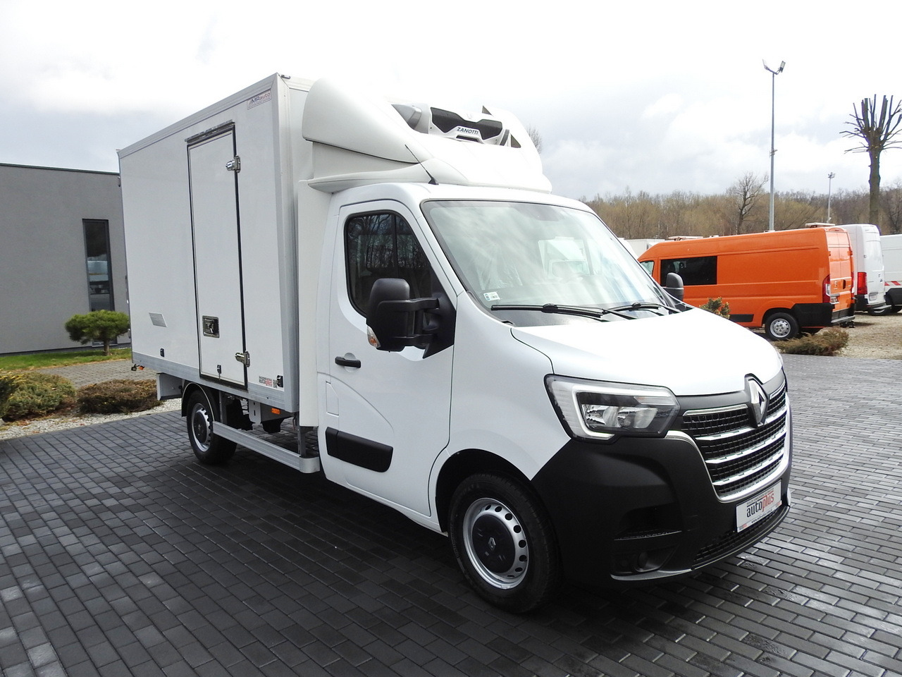 RENAULT MASTER REGRIGERATOR BOX 0*C LED LIGHTS AIR CONDITIONING 145HP - Utilitaire frigorifique: photos 4 RENAULT MASTER REGRIGERATOR BOX 0*C LED LIGHTS AIR CONDITIONING 145HP - Utilitaire frigorifique: photos 4