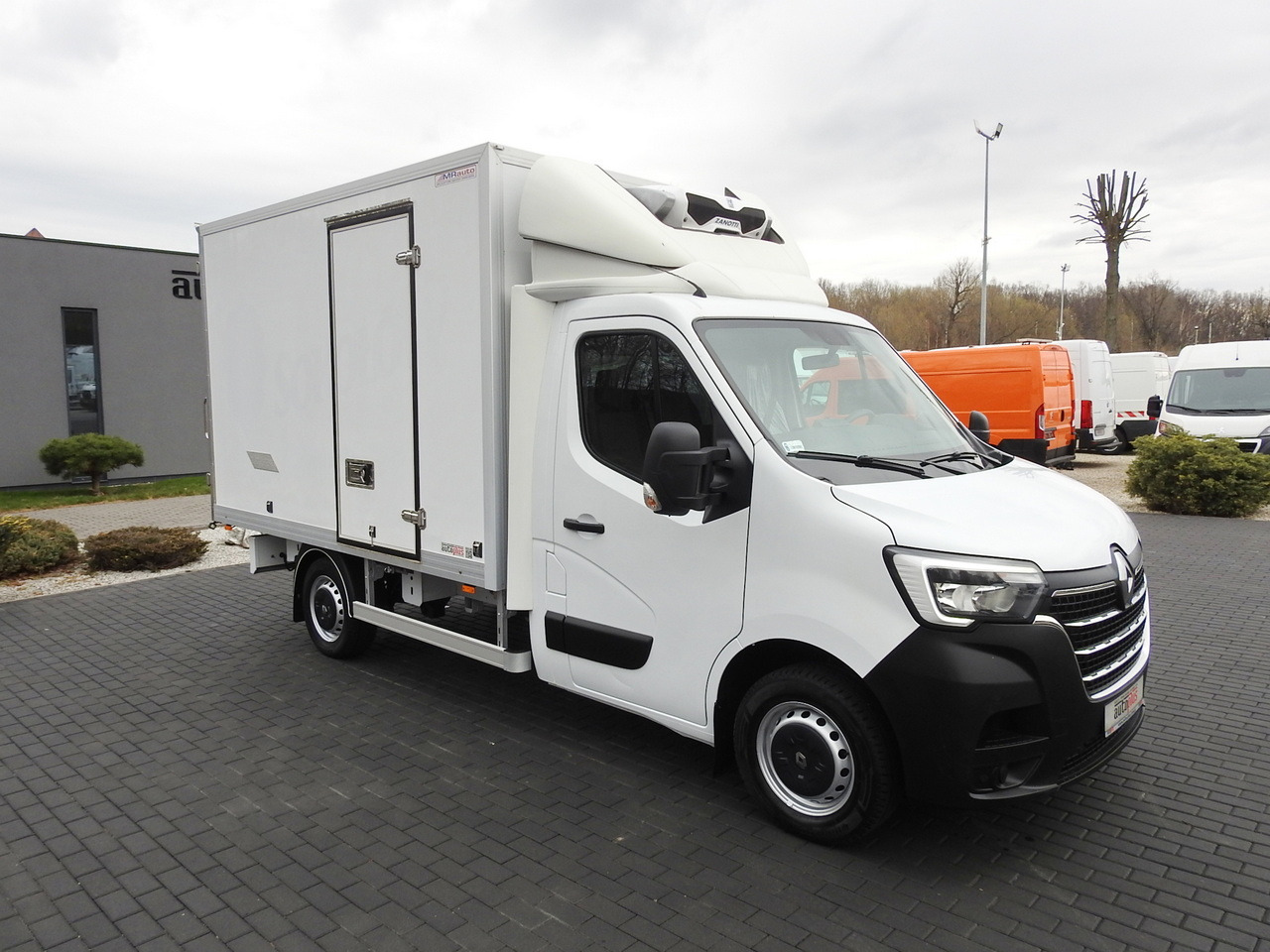 RENAULT MASTER REGRIGERATOR BOX 0*C LED LIGHTS AIR CONDITIONING 145HP - Utilitaire frigorifique: photos 4 RENAULT MASTER REGRIGERATOR BOX 0*C LED LIGHTS AIR CONDITIONING 145HP - Utilitaire frigorifique: photos 4