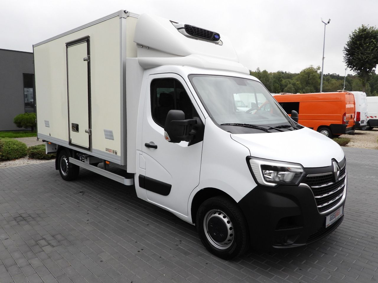 RENAULT MASTER REGRIGERATOR BOX 0*C LED LIGHTS AIR CONDITIONING 165HP - Utilitaire frigorifique: photos 4 RENAULT MASTER REGRIGERATOR BOX 0*C LED LIGHTS AIR CONDITIONING 165HP - Utilitaire frigorifique: photos 4