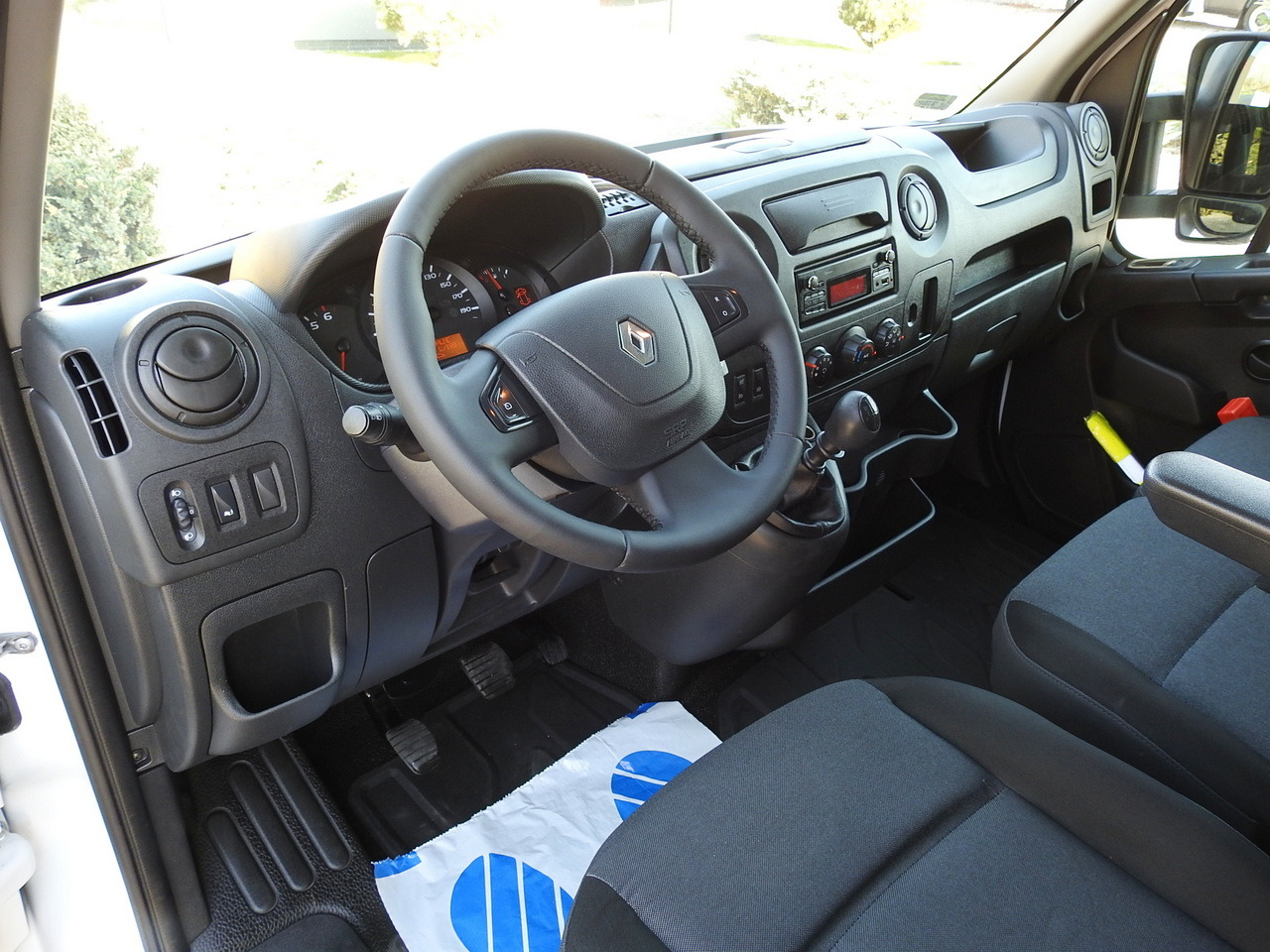 RENAULT MASTER TARPAULIN 10 PALLETS CRUISE CONTROL AIR CONDITIONING PNEUMATICS 170HP - Utilitaire rideaux coulissants (PLSC): photos 2 RENAULT MASTER TARPAULIN 10 PALLETS CRUISE CONTROL AIR CONDITIONING PNEUMATICS 170HP - Utilitaire rideaux coulissants (PLSC): photos 2