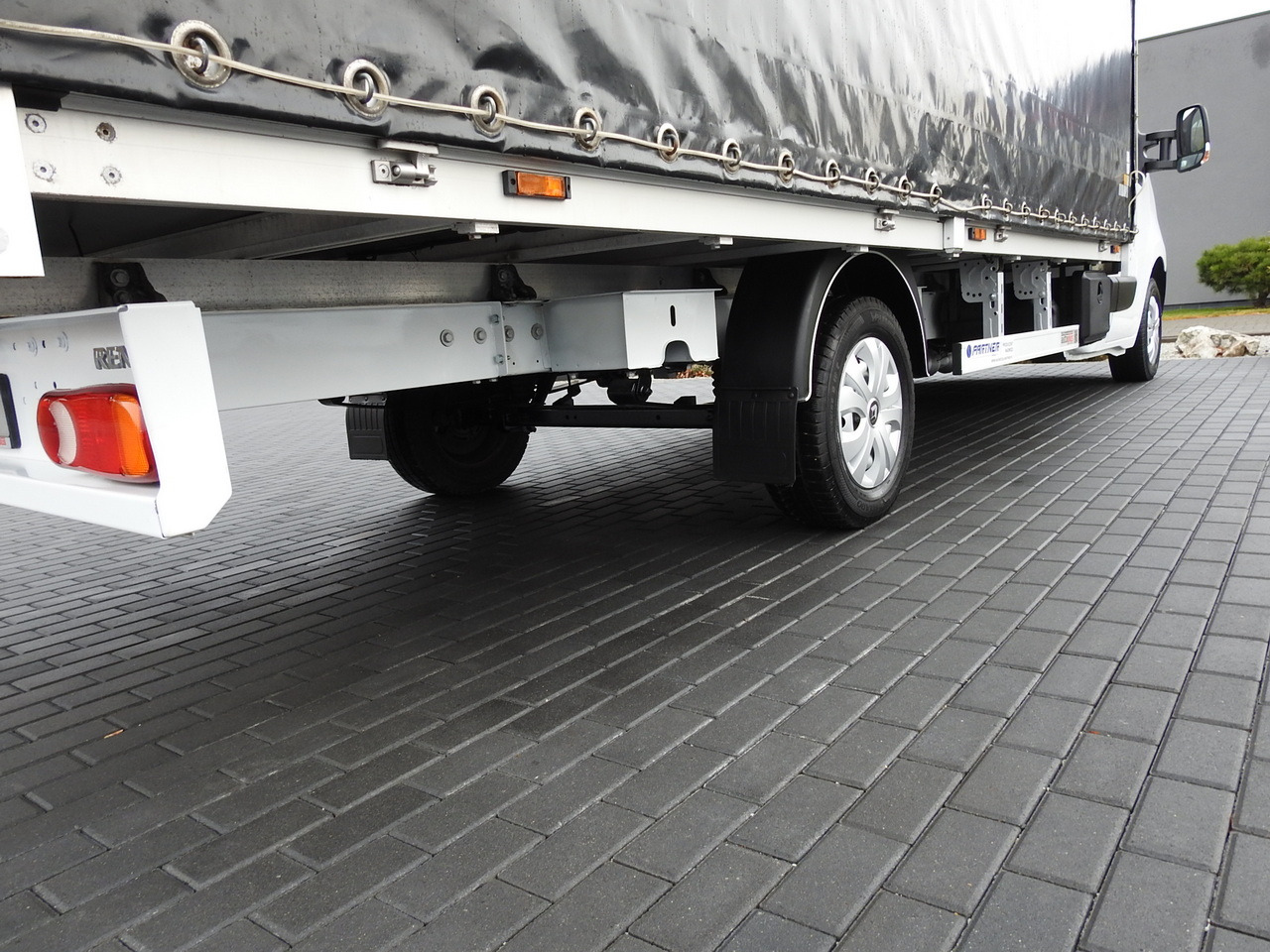 Utilitaire rideaux coulissants (PLSC) RENAULT MASTER TARPAULIN 10 PALLETS WEBASTO CRUISE CONTROL AIR CONDITIONING  170HP: photos 17