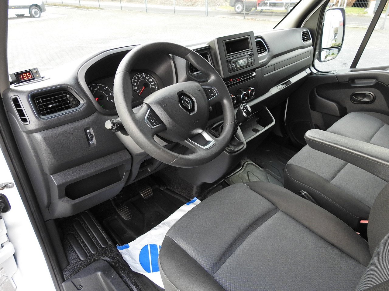 RENAULT MASTER TARPAULIN 10 PALLETS WEBASTO CRUISE CONTROL AIR CONDITIONING LED LIGHTS PNEUMATICS 165HP - Utilitaire rideaux coulissants (PLSC): photos 2 RENAULT MASTER TARPAULIN 10 PALLETS WEBASTO CRUISE CONTROL AIR CONDITIONING LED LIGHTS PNEUMATICS 165HP - Utilitaire rideaux coulissants (PLSC): photos 2