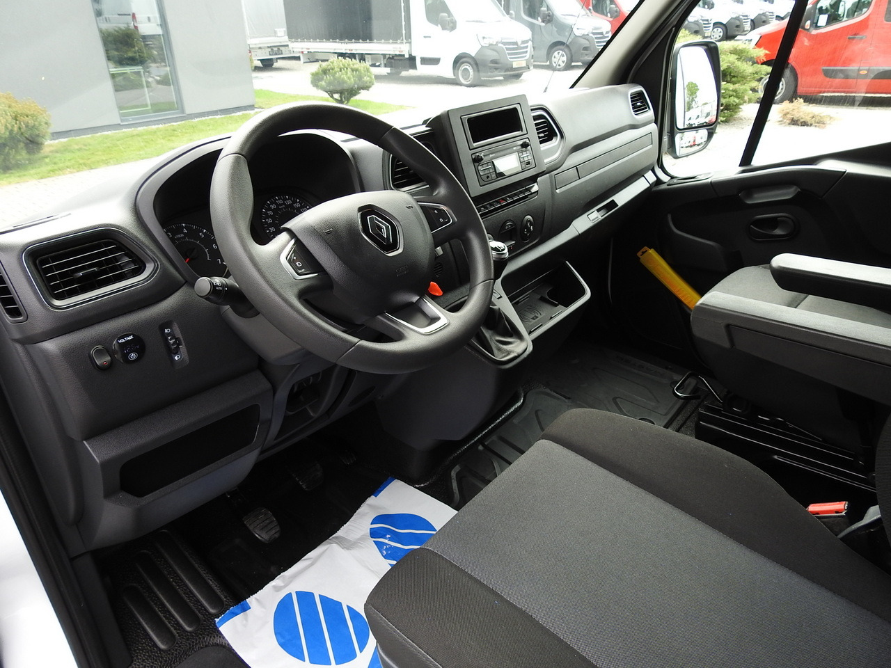 RENAULT MASTER TARPAULIN 10 PALLETS WEBASTO CRUISE CONTROL AIR CONDITIONING LED LIGHTS PNEUMATICS 165HP - Utilitaire rideaux coulissants (PLSC): photos 2 RENAULT MASTER TARPAULIN 10 PALLETS WEBASTO CRUISE CONTROL AIR CONDITIONING LED LIGHTS PNEUMATICS 165HP - Utilitaire rideaux coulissants (PLSC): photos 2