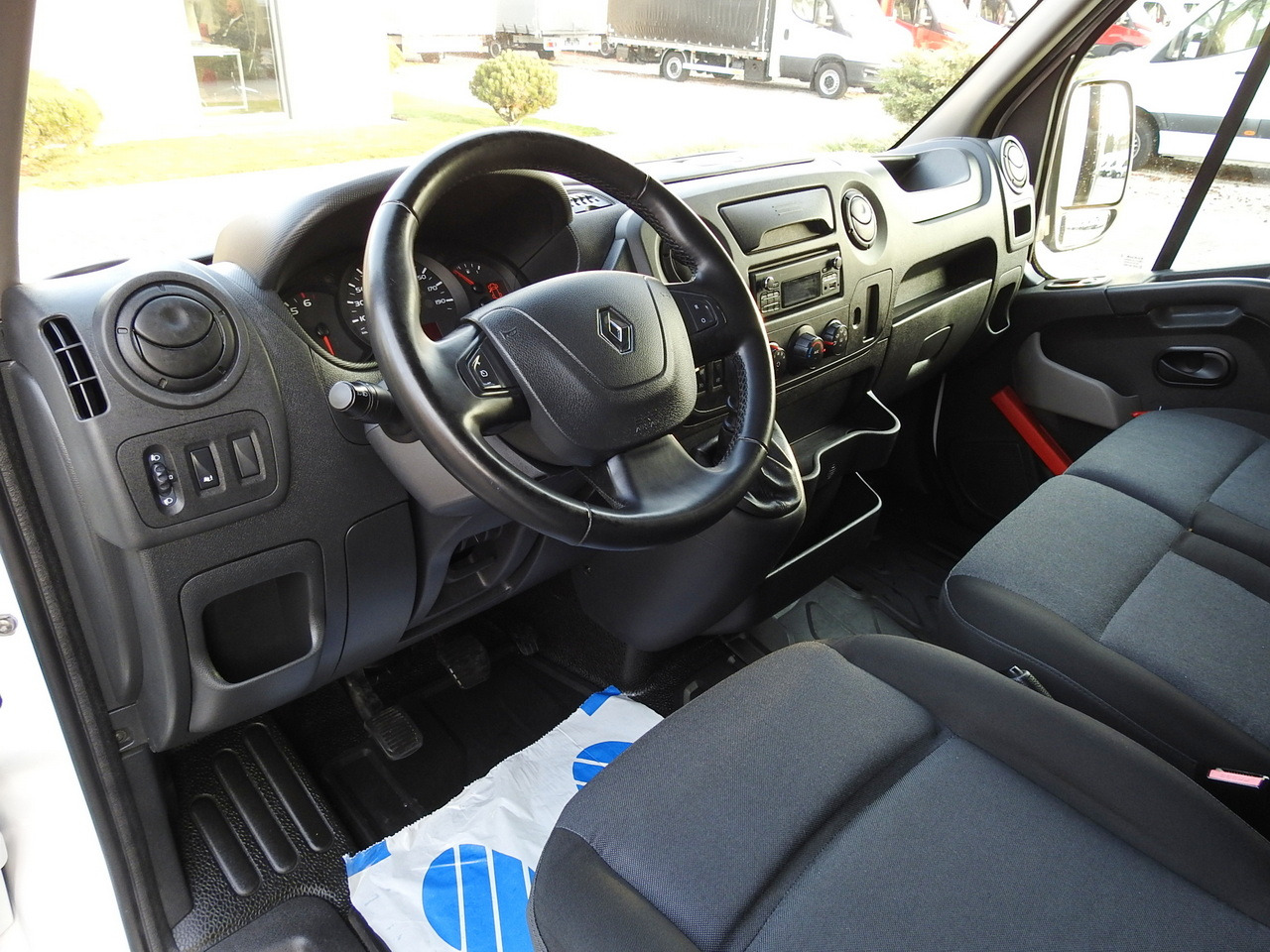 RENAULT MASTER TARPAULIN 10 PALLETS WEBASTO CRUISE CONTROL AIR CONDITIONING PNEUMATICS 170HP - Utilitaire rideaux coulissants (PLSC): photos 2 RENAULT MASTER TARPAULIN 10 PALLETS WEBASTO CRUISE CONTROL AIR CONDITIONING PNEUMATICS 170HP - Utilitaire rideaux coulissants (PLSC): photos 2