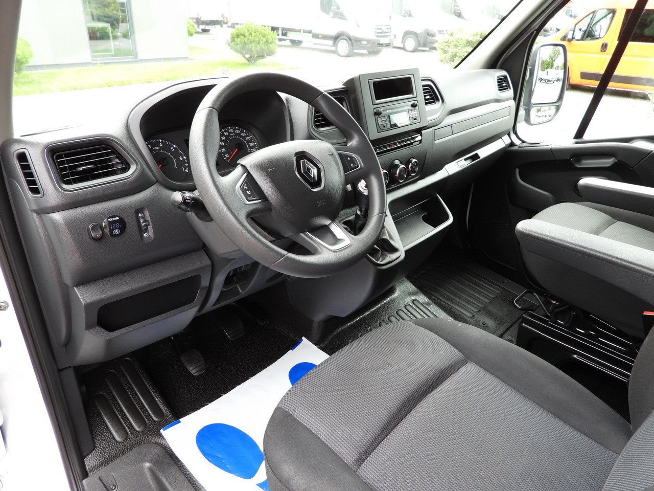 RENAULT MASTER TARPAULIN 10 PALLETS WEBASTO CRUISE CONTROL LED LIGHTS PNEUMATICS AIR CONDITIONING 165HP - Utilitaire rideaux coulissants (PLSC): photos 2 RENAULT MASTER TARPAULIN 10 PALLETS WEBASTO CRUISE CONTROL LED LIGHTS PNEUMATICS AIR CONDITIONING 165HP - Utilitaire rideaux coulissants (PLSC): photos 2