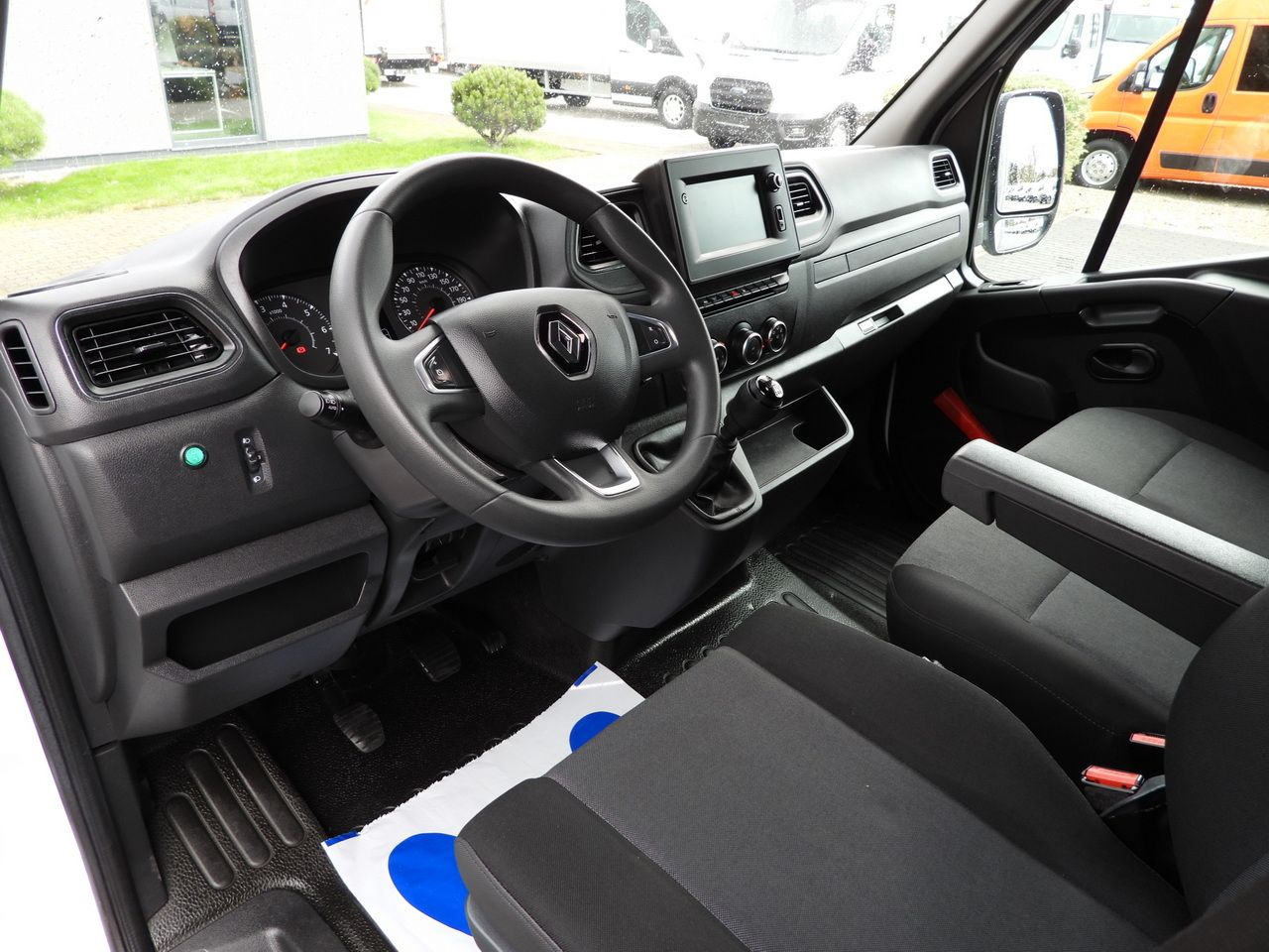 RENAULT MASTER TARPAULIN 10 PALLETS WEBASTO CRUISE CONTROL NAVIGATION LED LIGHTS TWIN WHEELS AIR CONDITIONING 165HP - Utilitaire rideaux coulissants (PLSC): photos 2 RENAULT MASTER TARPAULIN 10 PALLETS WEBASTO CRUISE CONTROL NAVIGATION LED LIGHTS TWIN WHEELS AIR CONDITIONING 165HP - Utilitaire rideaux coulissants (PLSC): photos 2