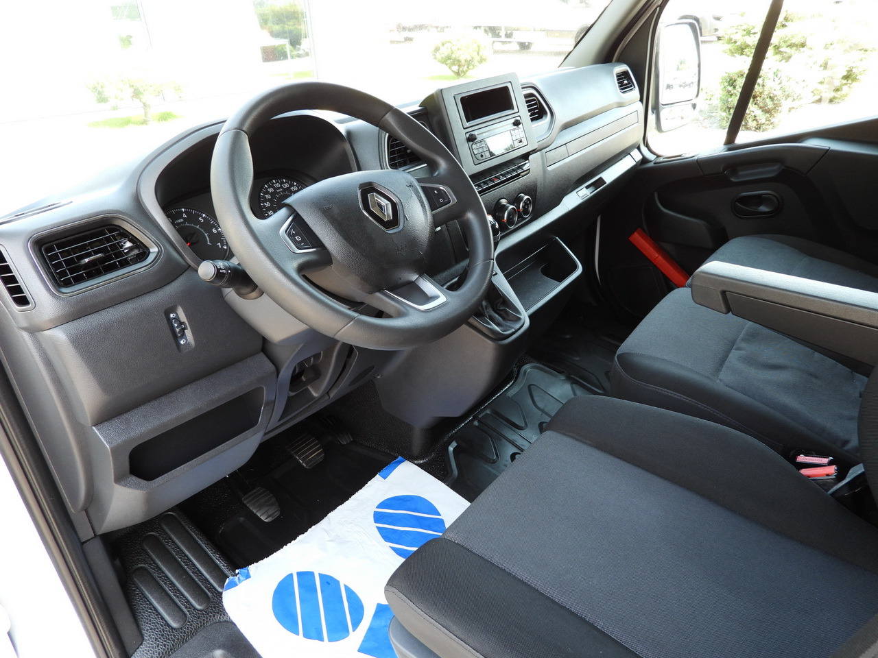 RENAULT MASTER TARPAULIN LIFT 10 PALLETS WEBASTO CRUISE CONTROL LED LIGHTS PNEUMATICS AIR CONDITIONING 165HP - Utilitaire rideaux coulissants (PLSC): photos 2 RENAULT MASTER TARPAULIN LIFT 10 PALLETS WEBASTO CRUISE CONTROL LED LIGHTS PNEUMATICS AIR CONDITIONING 165HP - Utilitaire rideaux coulissants (PLSC): photos 2