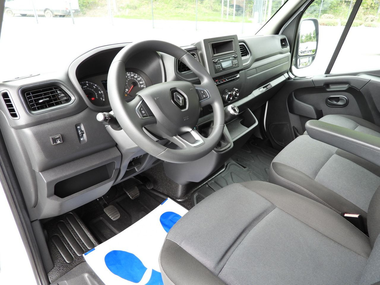 RENAULT MASTER TARPAULIN LIFT 9 PALLETS WEBASTO CRUISE CONTROL LED LIGHTS PNEUMATICS AIR CONDITIONING 165HP - Utilitaire rideaux coulissants (PLSC): photos 2 RENAULT MASTER TARPAULIN LIFT 9 PALLETS WEBASTO CRUISE CONTROL LED LIGHTS PNEUMATICS AIR CONDITIONING 165HP - Utilitaire rideaux coulissants (PLSC): photos 2