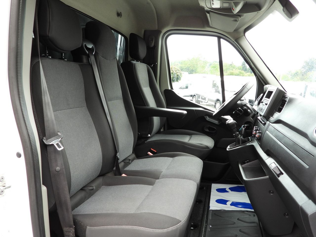 Utilitaire rideaux coulissants (PLSC) RENAULT MASTER TARPAULIN LIFT 9 PALLETS WEBASTO CRUISE CONTROL LED LIGHTS PNEUMATICS AIR CONDITIONING  165HP: photos 43