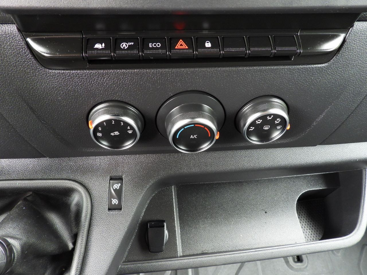 Utilitaire rideaux coulissants (PLSC) RENAULT MASTER TARPAULIN LIFT 9 PALLETS WEBASTO CRUISE CONTROL LED LIGHTS PNEUMATICS AIR CONDITIONING  165HP: photos 40