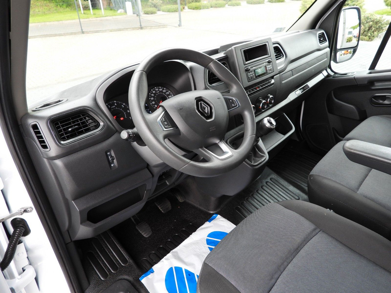 Renault MASTER PRITSCHE PLANE 10 PALETTEN TEMPOMAT A/C - Utilitaire rideaux coulissants (PLSC): photos 2 Renault MASTER PRITSCHE PLANE 10 PALETTEN TEMPOMAT A/C - Utilitaire rideaux coulissants (PLSC): photos 2