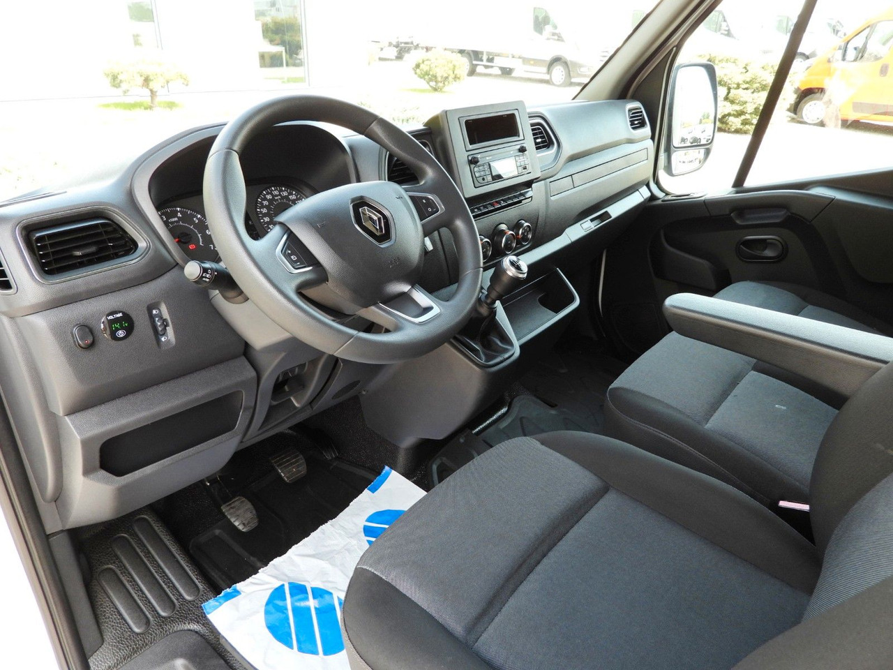 Renault MASTER PRITSCHE PLANE 10 PALETTEN WEBASTO A/C - Utilitaire rideaux coulissants (PLSC): photos 2 Renault MASTER PRITSCHE PLANE 10 PALETTEN WEBASTO A/C - Utilitaire rideaux coulissants (PLSC): photos 2