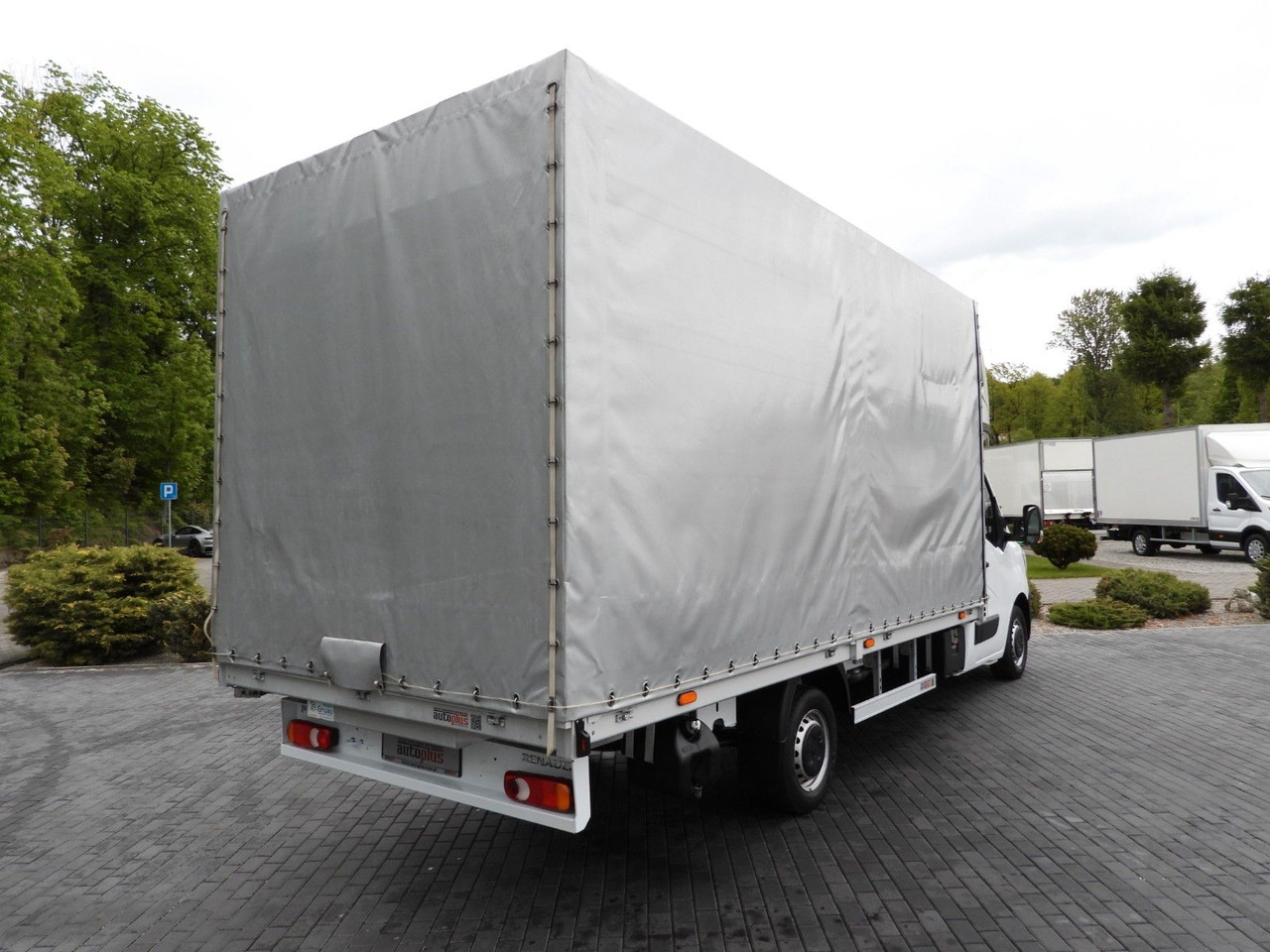 Renault MASTER PRITSCHE PLANE 10 PALETTEN WEBASTO A/C - Utilitaire rideaux coulissants (PLSC): photos 3 Renault MASTER PRITSCHE PLANE 10 PALETTEN WEBASTO A/C - Utilitaire rideaux coulissants (PLSC): photos 3