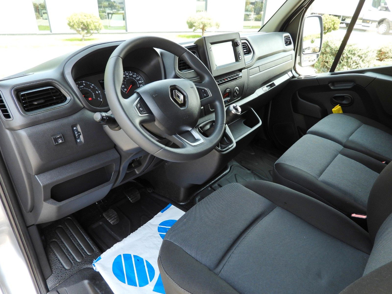 Renault MASTER PRITSCHE PLANE 10 PALETTEN WEBASTO A/C - Utilitaire rideaux coulissants (PLSC): photos 2 Renault MASTER PRITSCHE PLANE 10 PALETTEN WEBASTO A/C - Utilitaire rideaux coulissants (PLSC): photos 2