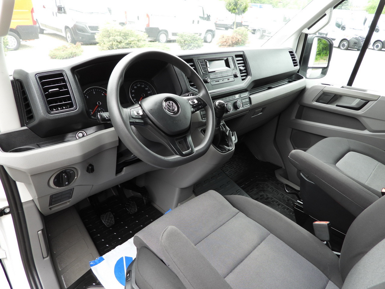 VOLKSWAGEN CRAFTER TARPAULIN 8 PALLETS CRUISE CONTROL LED LIGHTS AIR CONDITIONING 180HP - Utilitaire rideaux coulissants (PLSC): photos 2 VOLKSWAGEN CRAFTER TARPAULIN 8 PALLETS CRUISE CONTROL LED LIGHTS AIR CONDITIONING 180HP - Utilitaire rideaux coulissants (PLSC): photos 2