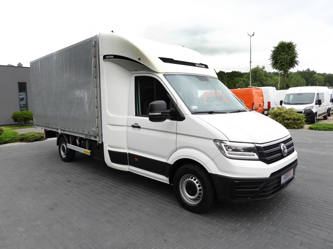 VOLKSWAGEN CRAFTER TARPAULIN 8 PALLETS WEBASTO CRUISE CONTROL LED LIGHTS AIR CONDITIONING 180HP - Utilitaire rideaux coulissants (PLSC): photos 4 VOLKSWAGEN CRAFTER TARPAULIN 8 PALLETS WEBASTO CRUISE CONTROL LED LIGHTS AIR CONDITIONING 180HP - Utilitaire rideaux coulissants (PLSC): photos 4
