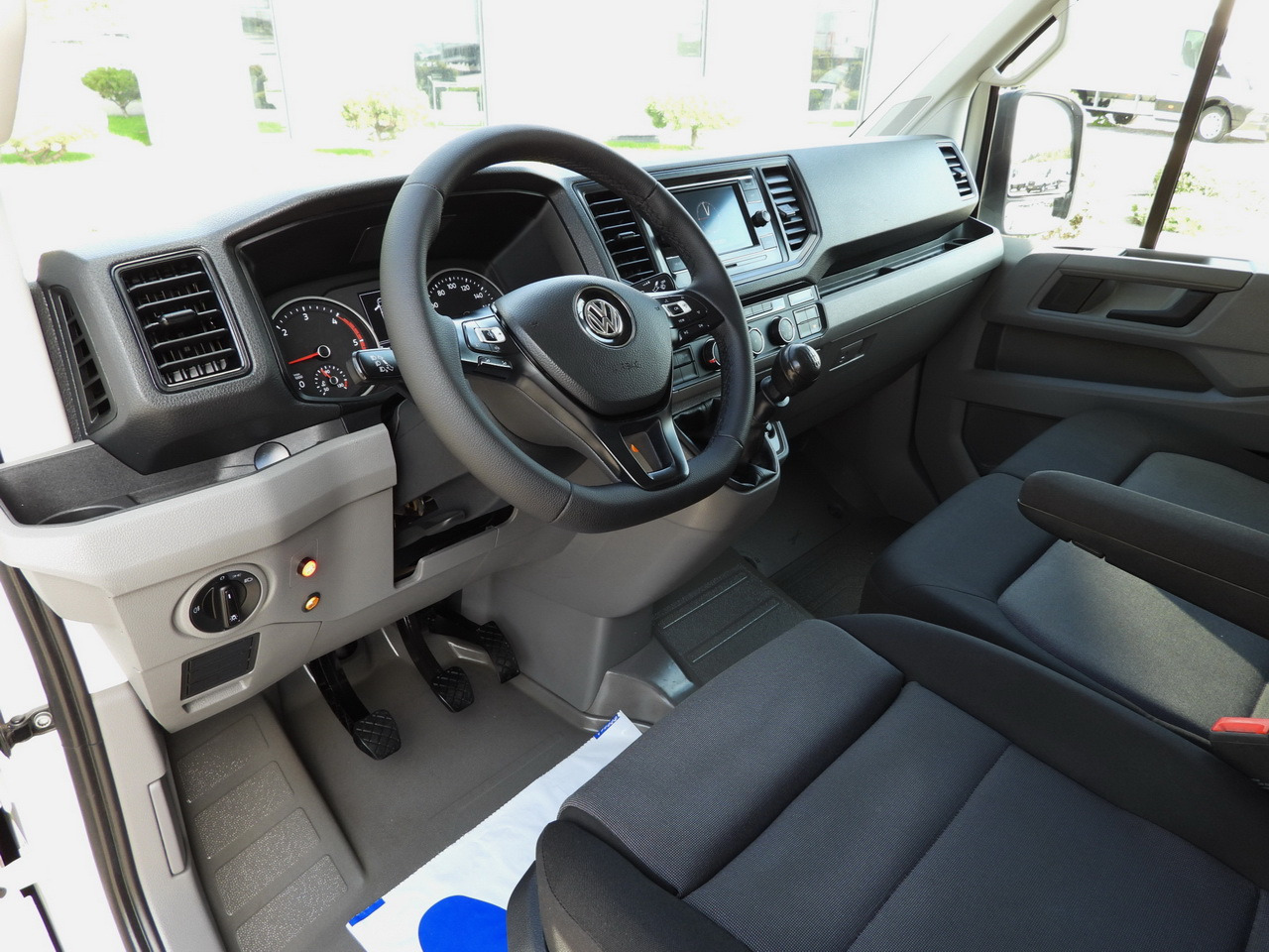 VOLKSWAGEN CRAFTER TARPAULIN LIFT 8 PALLETS CRUISE CONTROL LED LIGHTS TWIN WHEELS AIR CONDITIONING 180HP - Utilitaire rideaux coulissants (PLSC): photos 2 VOLKSWAGEN CRAFTER TARPAULIN LIFT 8 PALLETS CRUISE CONTROL LED LIGHTS TWIN WHEELS AIR CONDITIONING 180HP - Utilitaire rideaux coulissants (PLSC): photos 2