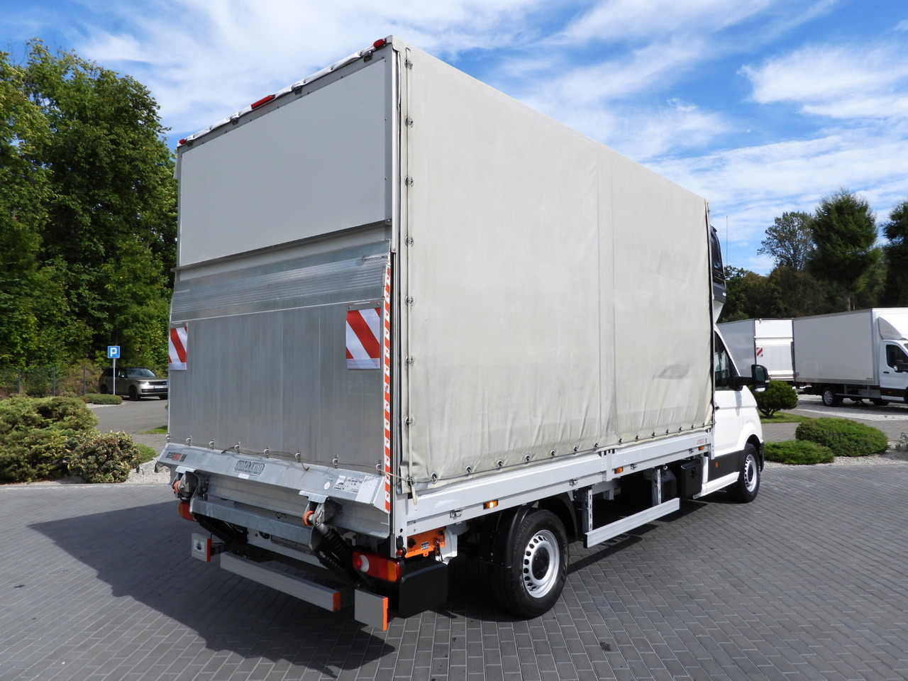 VOLKSWAGEN CRAFTER TARPAULIN LIFT 8 PALLETS WEBASTO CRUISE CONTROL LED LIGHTS AIR CONDITIONING 180HP - Utilitaire rideaux coulissants (PLSC): photos 3 VOLKSWAGEN CRAFTER TARPAULIN LIFT 8 PALLETS WEBASTO CRUISE CONTROL LED LIGHTS AIR CONDITIONING 180HP - Utilitaire rideaux coulissants (PLSC): photos 3