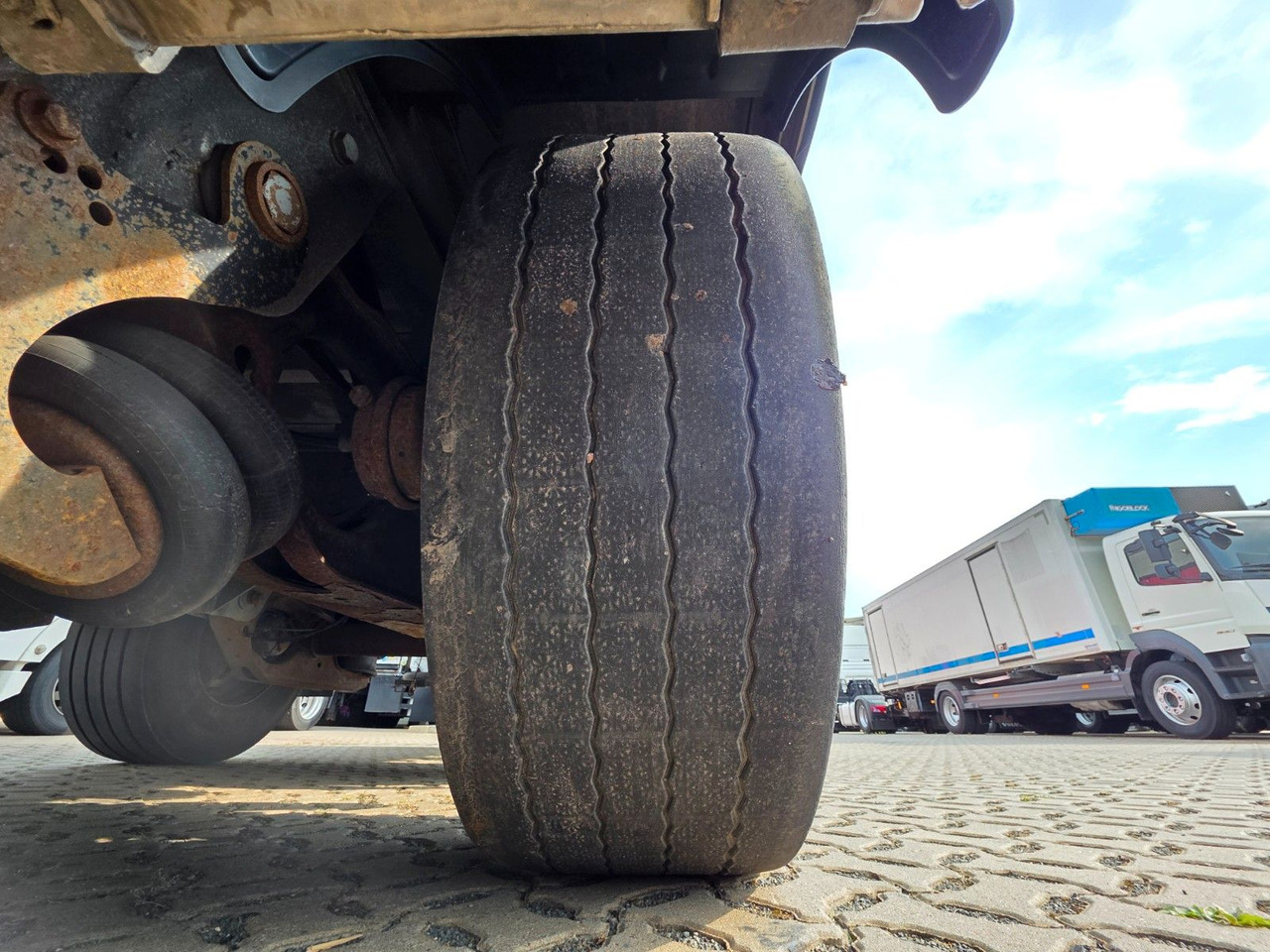 Camion à rideaux coulissants DAF XF 410 / ZF Intarder / Durchladezug: photos 27