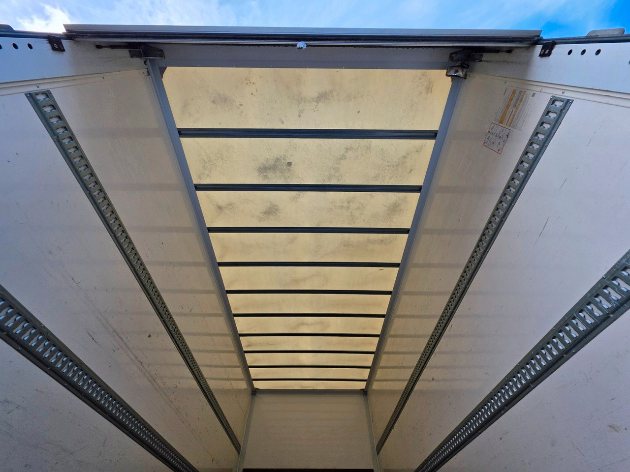 Fourgon grand volume Iveco Eurocargo 75-190 / Ladebordwand / 6D: photos 10 Fourgon grand volume Iveco Eurocargo 75-190 / Ladebordwand / 6D: photos 10