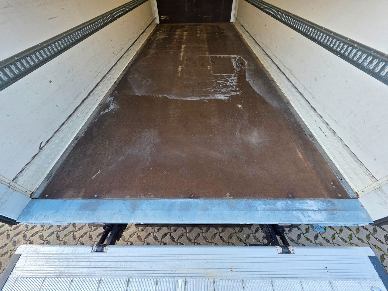 Fourgon grand volume Iveco Eurocargo 75-190 / Ladebordwand / 6D: photos 11 Fourgon grand volume Iveco Eurocargo 75-190 / Ladebordwand / 6D: photos 11