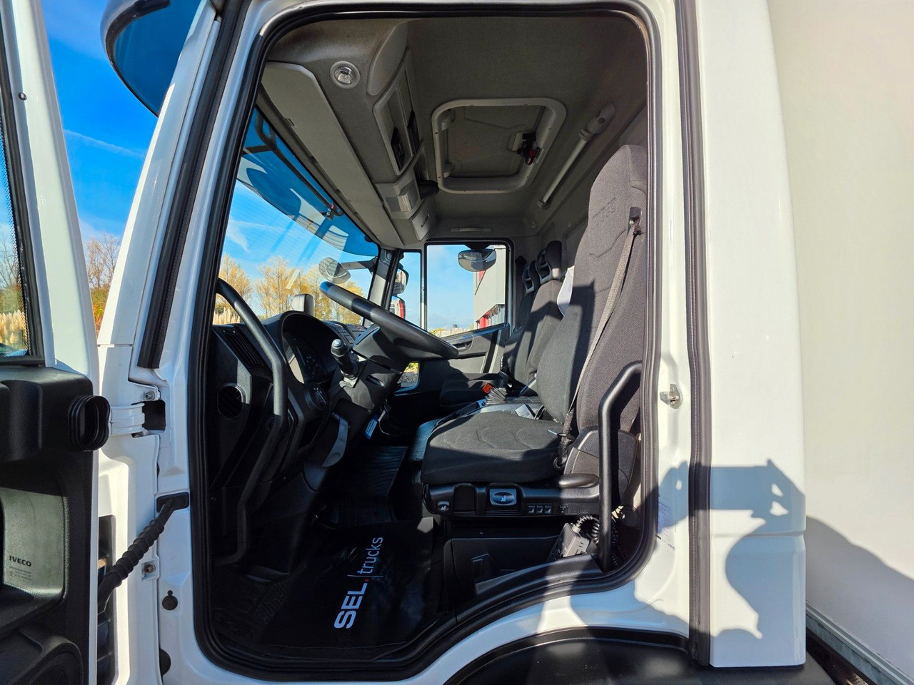 Fourgon grand volume Iveco Eurocargo 75-190 / Ladebordwand / 6D: photos 33 Fourgon grand volume Iveco Eurocargo 75-190 / Ladebordwand / 6D: photos 33