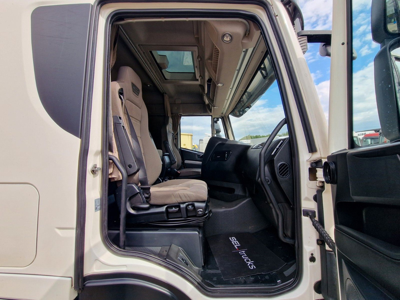 Camion pour le transport de boissons Iveco Stralis 420 / Ldbw / Lenkachse (KOMPLETT): photos 16