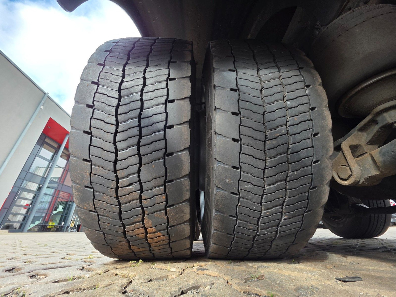 Camion pour le transport de boissons Iveco Stralis 420 / Ldbw  / Lenkachse / Liftachse: photos 45 Camion pour le transport de boissons Iveco Stralis 420 / Ldbw  / Lenkachse / Liftachse: photos 45