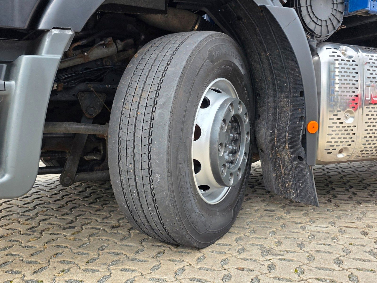 Camion pour le transport de boissons Iveco Stralis 420 / Ldbw  / Lenkachse / Liftachse: photos 39 Camion pour le transport de boissons Iveco Stralis 420 / Ldbw  / Lenkachse / Liftachse: photos 39
