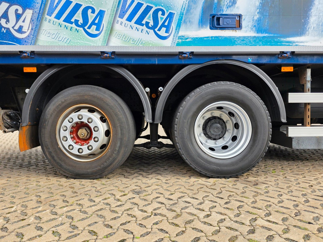 Camion pour le transport de boissons Iveco Stralis 420 / Ldbw  / Lenkachse / Liftachse: photos 44 Camion pour le transport de boissons Iveco Stralis 420 / Ldbw  / Lenkachse / Liftachse: photos 44