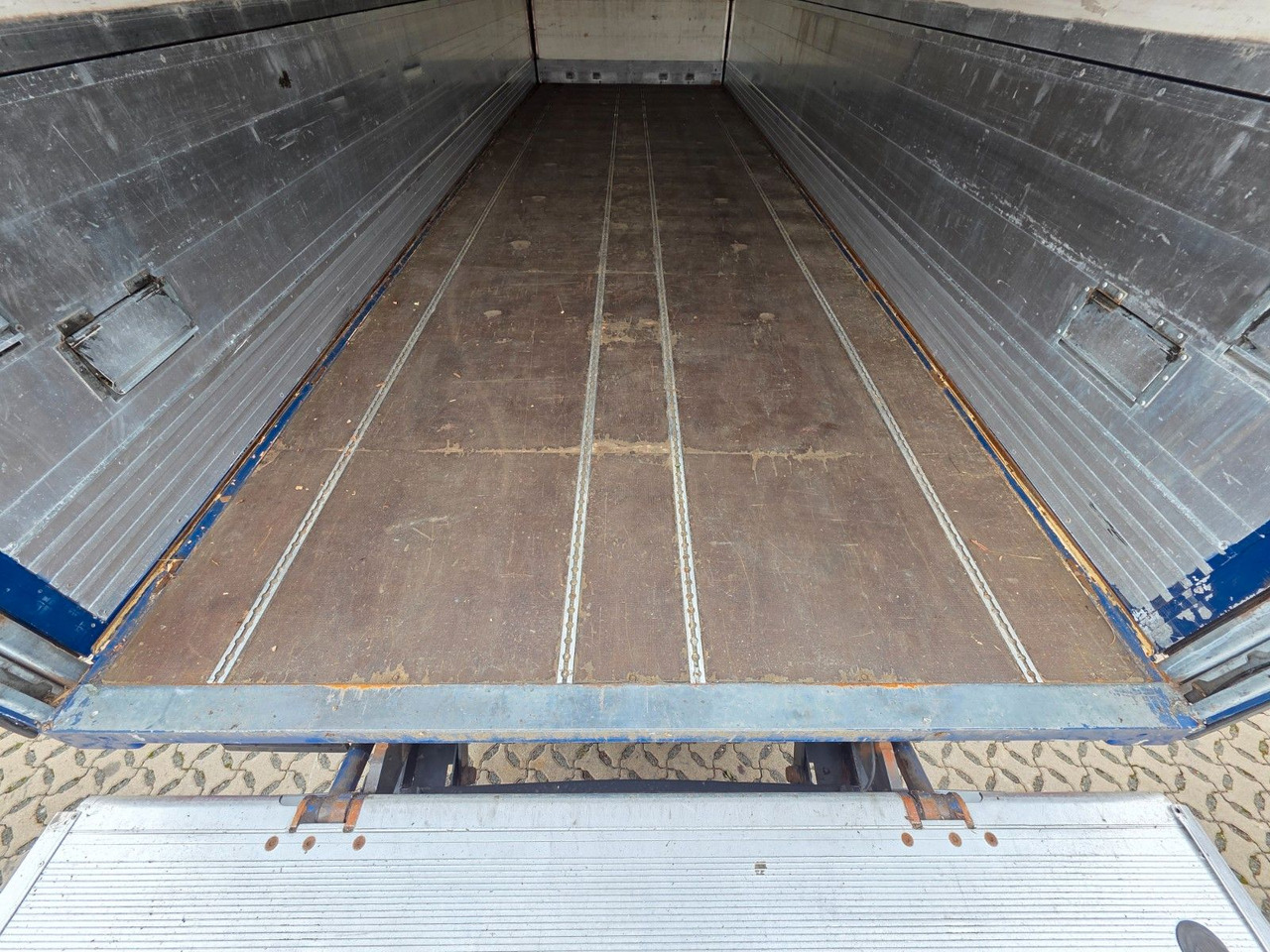 Camion pour le transport de boissons Iveco Stralis 420 / Ldbw  / Lenkachse / Liftachse: photos 14 Camion pour le transport de boissons Iveco Stralis 420 / Ldbw  / Lenkachse / Liftachse: photos 14