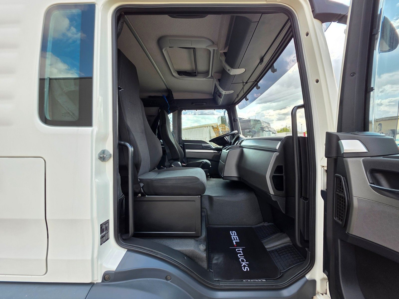 Remorqueuse MAN TGL 8.180 4X2 BL: photos 17 Remorqueuse MAN TGL 8.180 4X2 BL: photos 17