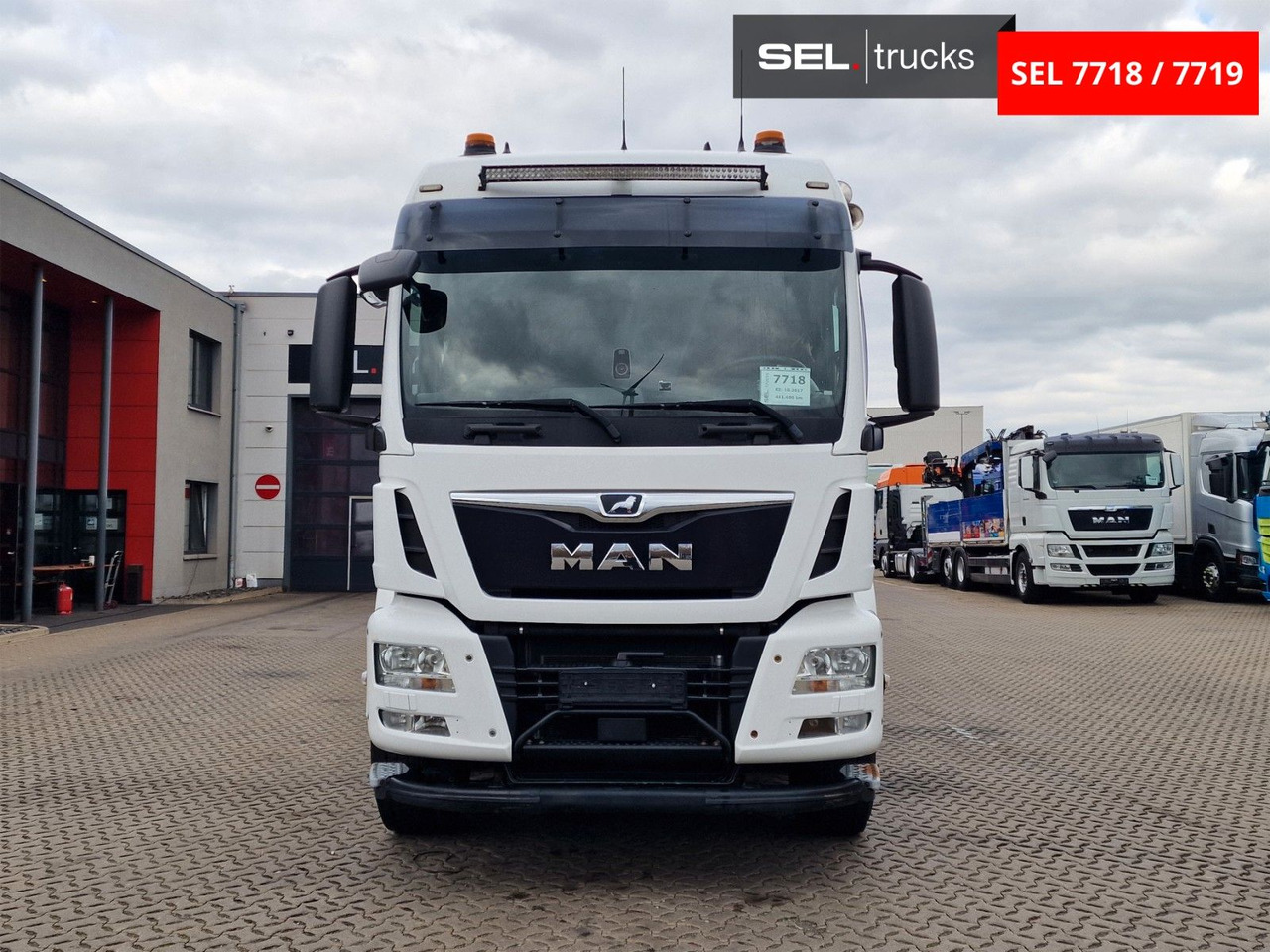 MAN TGS 35.500.8X2-6 BL / Silosteller / Lenkachse - Camion benne: photos 2 MAN TGS 35.500.8X2-6 BL / Silosteller / Lenkachse - Camion benne: photos 2