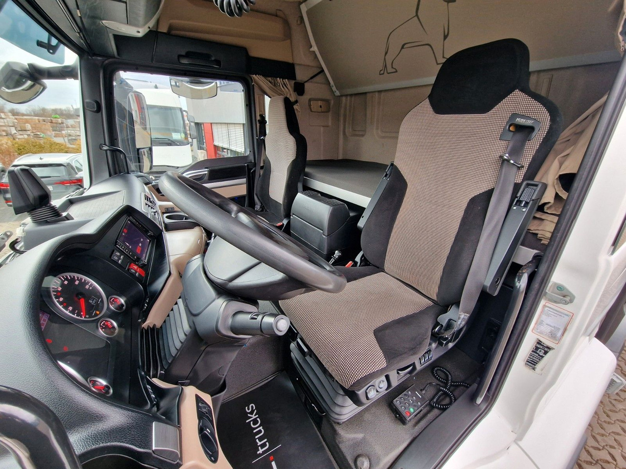 Camion benne MAN TGS 35.500.8X2-6 BL / Silosteller / Lenkachse: photos 16