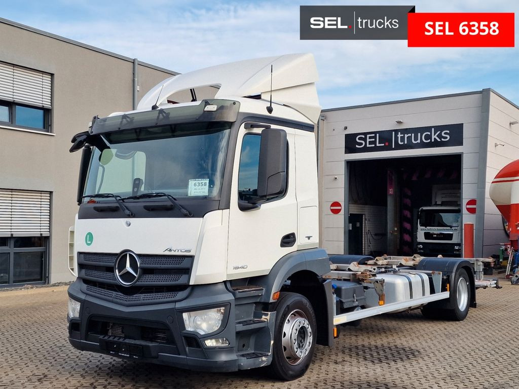Mercedes-Benz Antos 1840 / Ladebordwand / Retarder - Camion porte-conteneur/ Caisse mobile: photos 1 Mercedes-Benz Antos 1840 / Ladebordwand / Retarder - Camion porte-conteneur/ Caisse mobile: photos 1